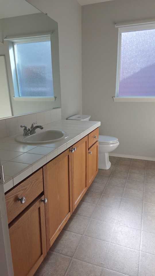 1164 Se Tamango St - Photo 3 of 9