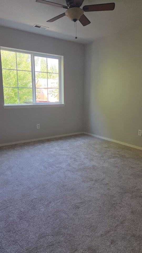 1164 Se Tamango St - Photo 5 of 9