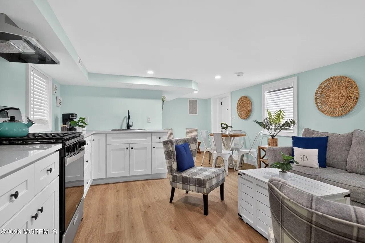 32 Franklin Ave #2