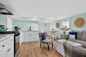 featured image of 32 Franklin Ave #2