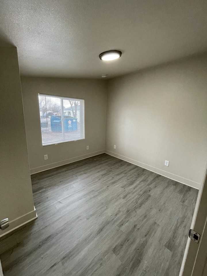 3128 S St #A - Photo 2 of 3