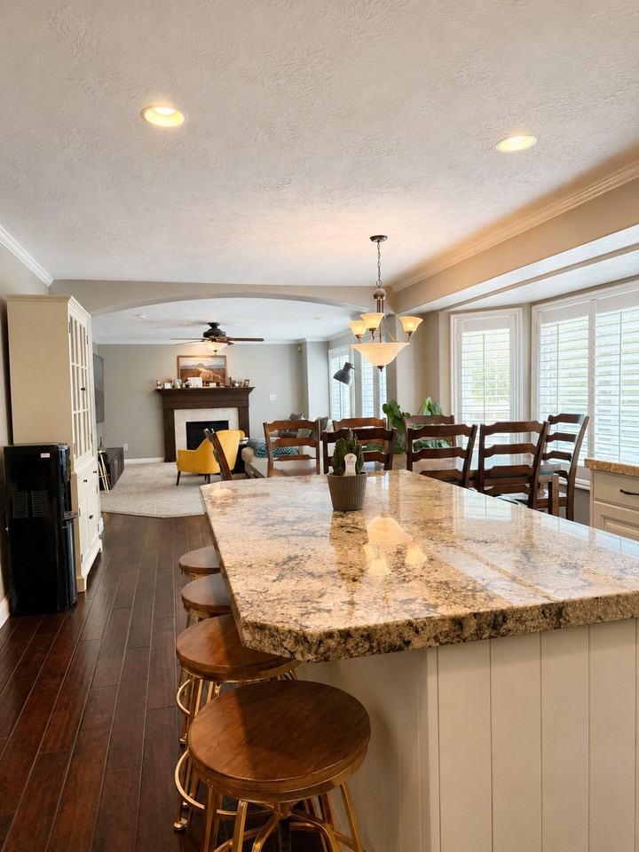 7136 S Ponderosa Dr - Photo 3 of 14