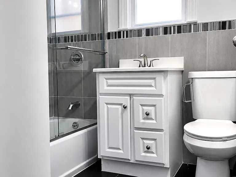 205 Westervelt Ave #2 - Photo 3 of 6