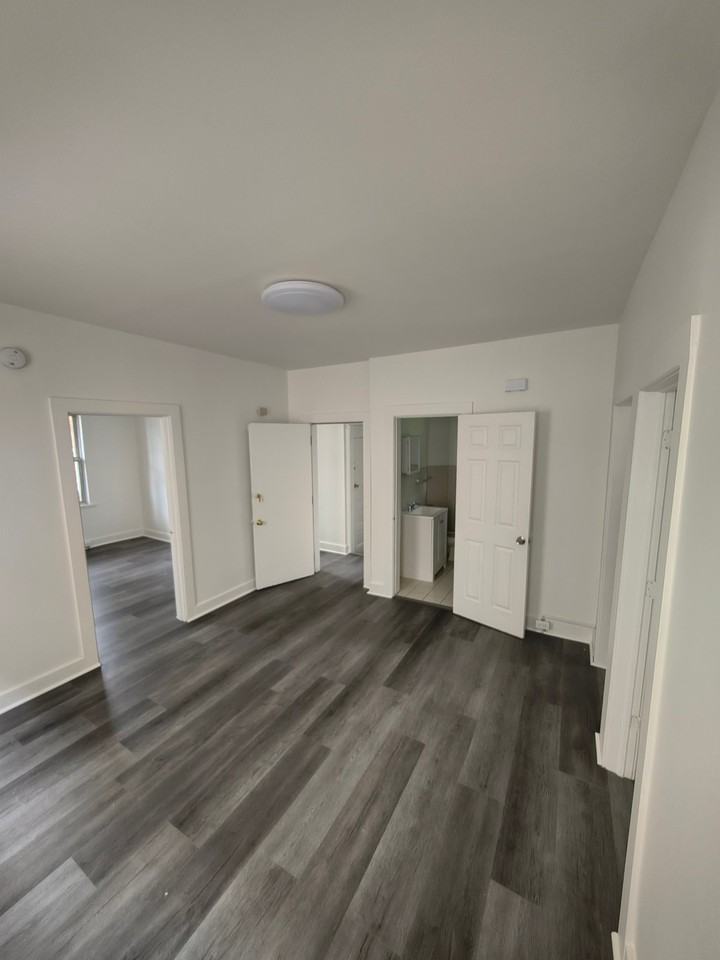 178 Redmond St #1 - Photo 2 of 9