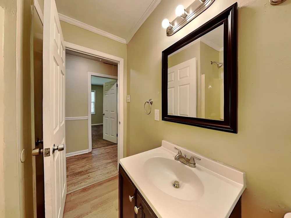 4556 Wesley Dr - Photo 4 of 12