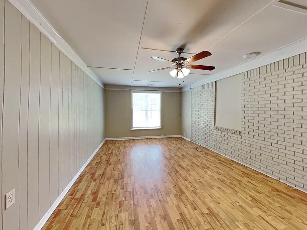 4556 Wesley Dr - Photo 5 of 12