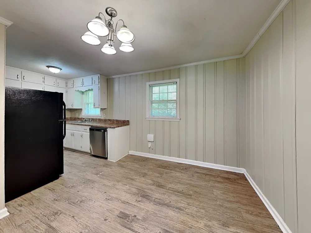 4556 Wesley Dr - Photo 6 of 12