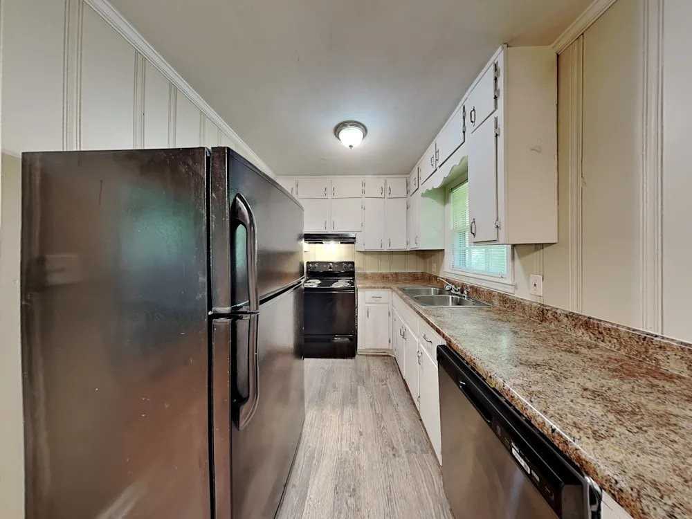 4556 Wesley Dr - Photo 7 of 12