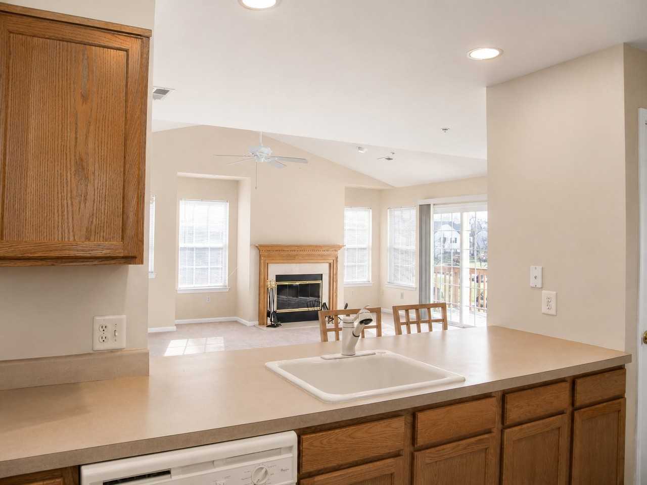 140 Horseshoe Dr - Photo 3 of 10