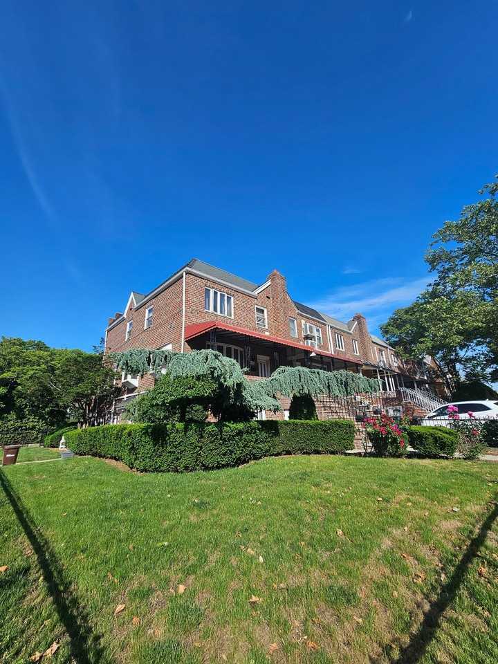 2001 Gerritsen Ave #GL - Photo 2 of 7