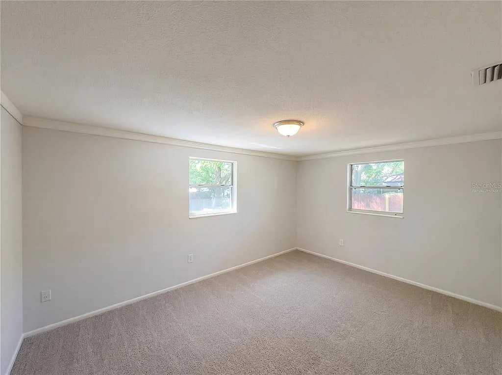 638 Blackthorn Dr - Photo 5 of 7