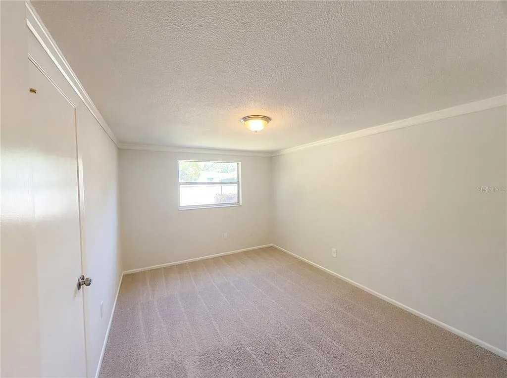 638 Blackthorn Dr - Photo 6 of 7