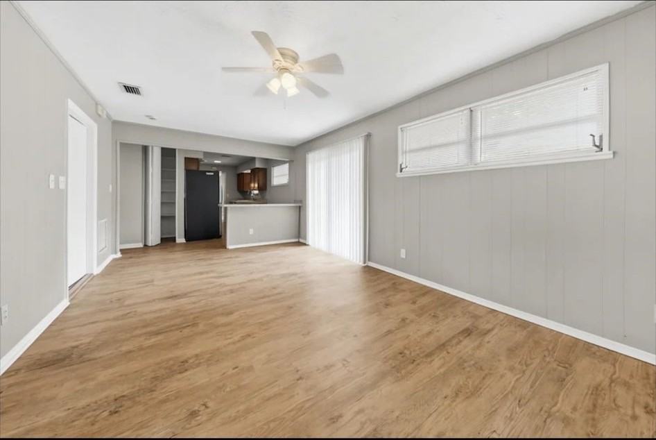 4635 Waverly Ln - Photo 2 of 11