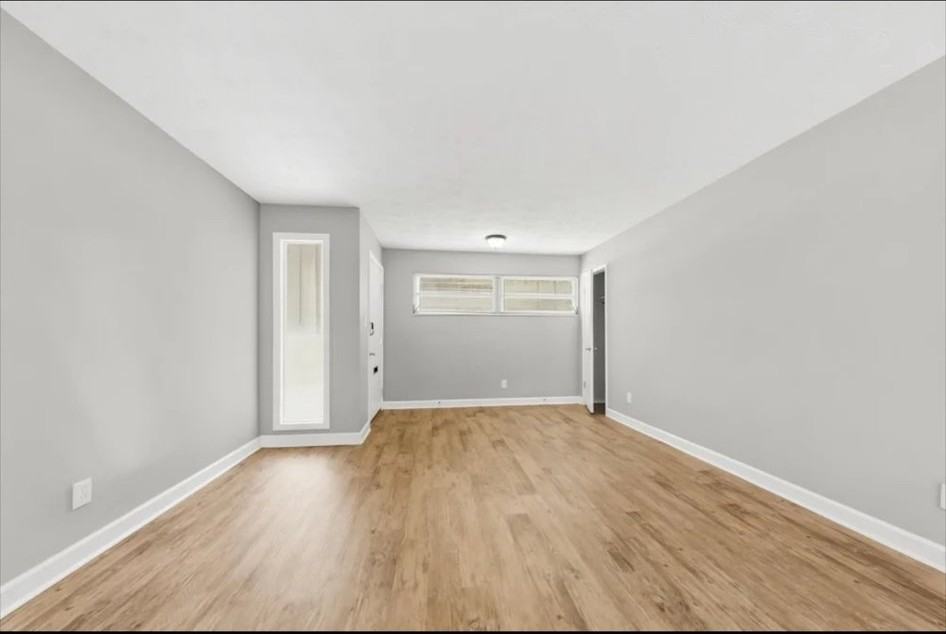 4635 Waverly Ln - Photo 6 of 11
