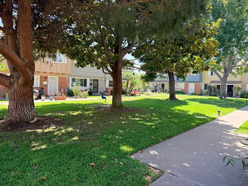10130 Hull Dr - Photo 2 of 20