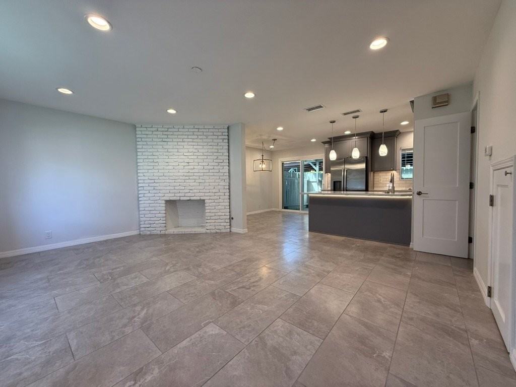 10130 Hull Dr - Photo 3 of 20