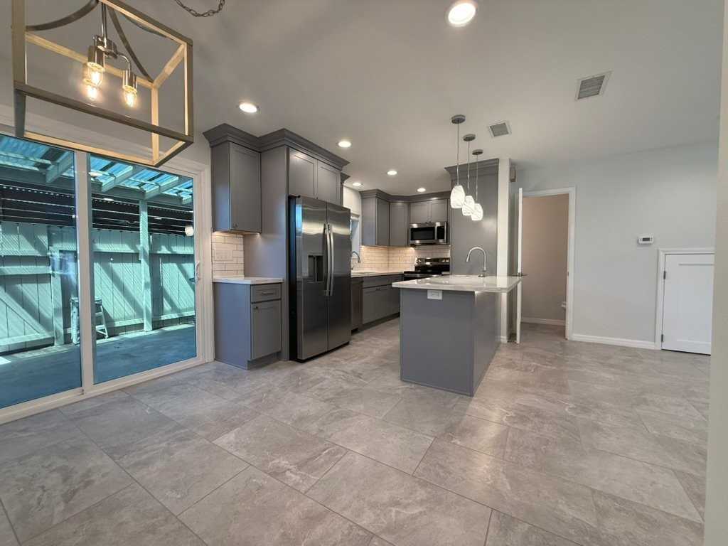 10130 Hull Dr - Photo 5 of 20