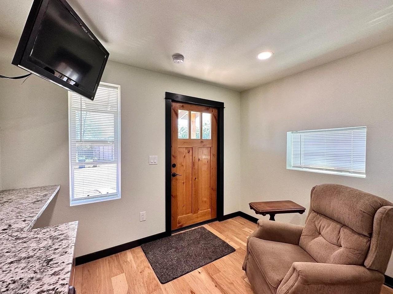 745 Ne Belknap St #ADU - Photo 6 of 11