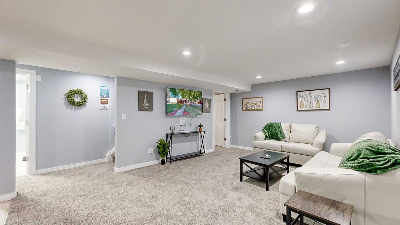 8438 Ames St - Photo 6 of 10