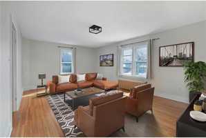featured image of 333 W 2nd St #3