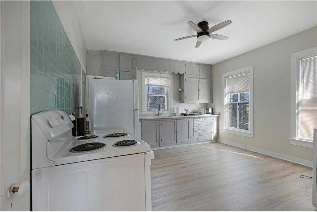 333 W 2nd St #3 - Photo 6 of 10
