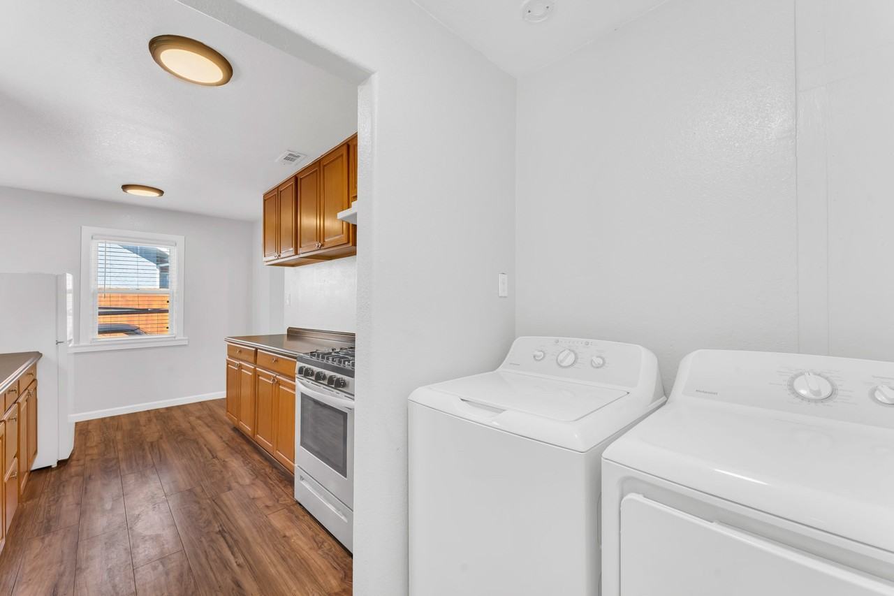 916 Poplar Ave - Photo 6 of 9