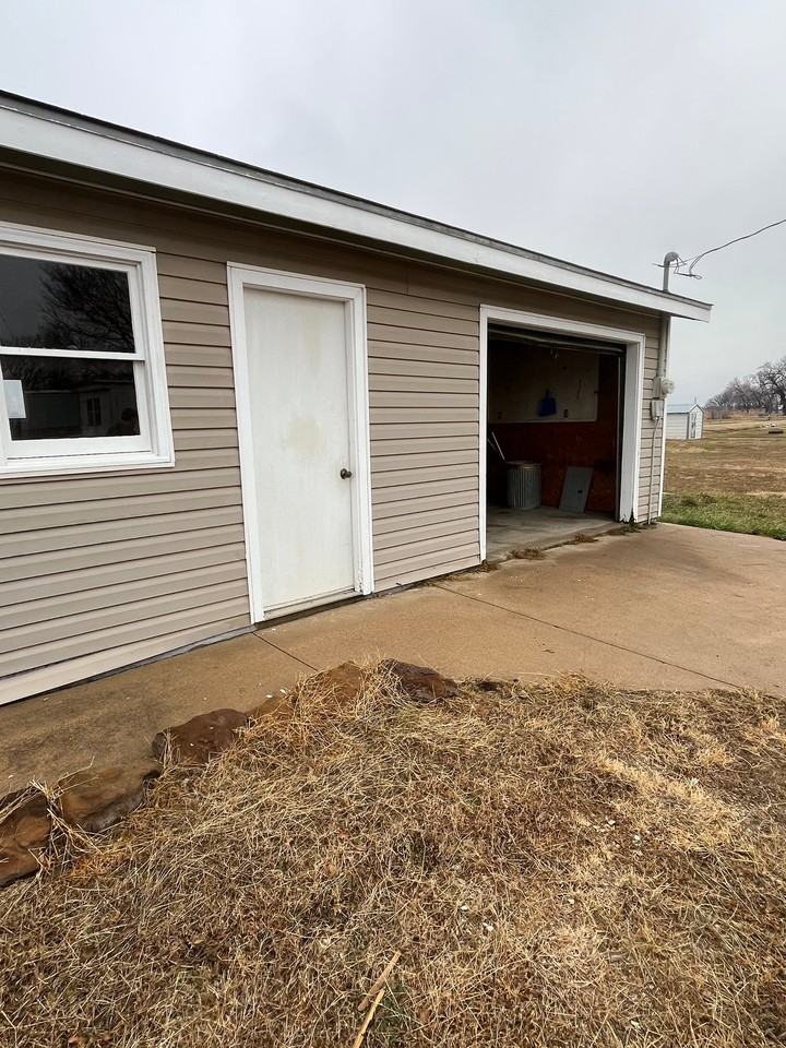 2156 N Weaver Rd #1 - Photo 2 of 9