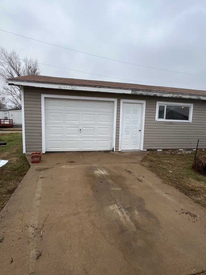 2156 N Weaver Rd #1 - Photo 4 of 9