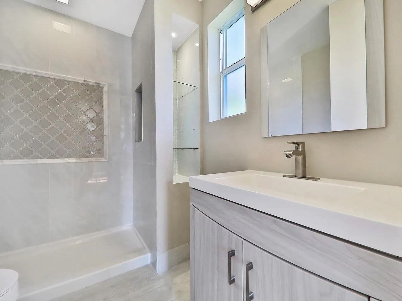 6331 Pine Summit Dr - Photo 4 of 9