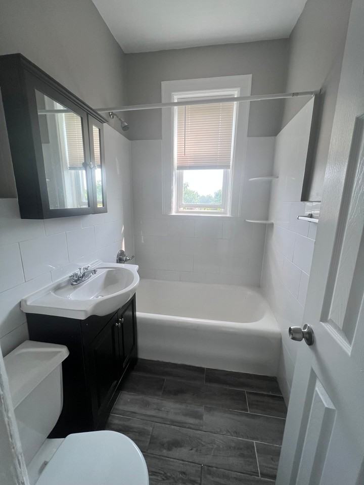 93 Fairview Ave #D5 - Photo 4 of 4