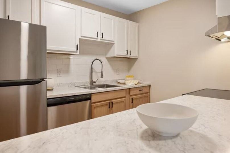 1150 Vine St #DD18 - Photo 4 of 12
