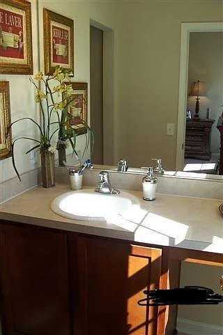 1 Twin Oaks Pl - Photo 2 of 17