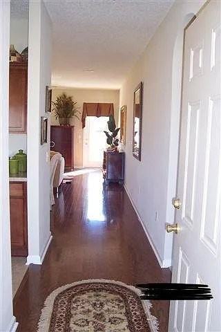 1 Twin Oaks Pl - Photo 3 of 17