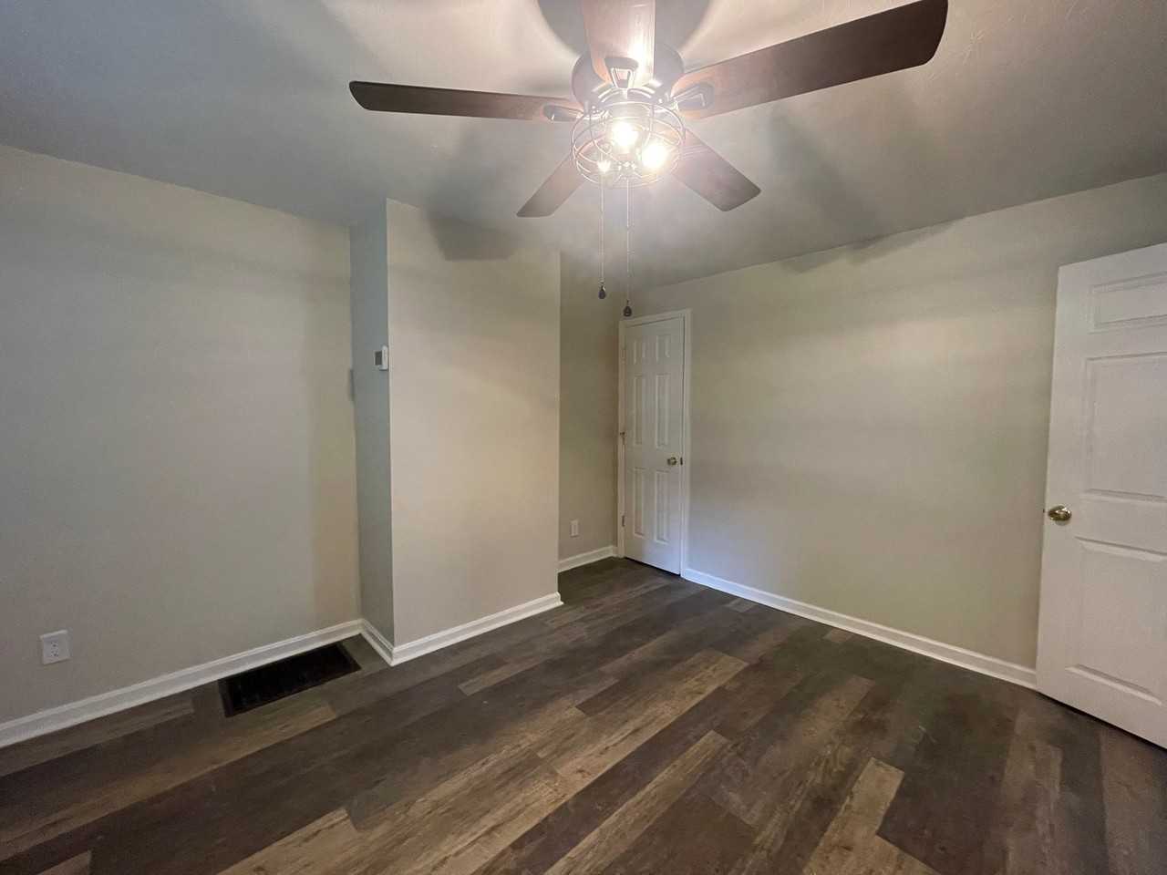 1417 Rufer Ave - Photo 2 of 13