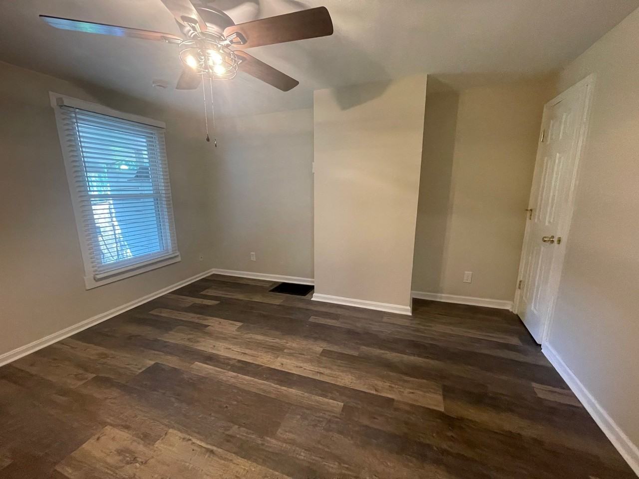 1417 Rufer Ave - Photo 3 of 13