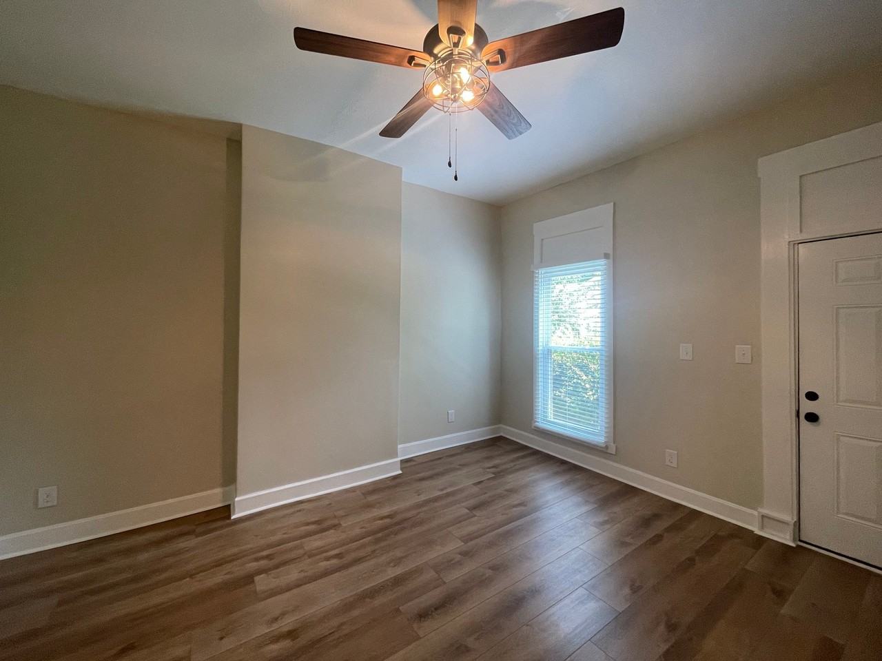 1417 Rufer Ave - Photo 6 of 13