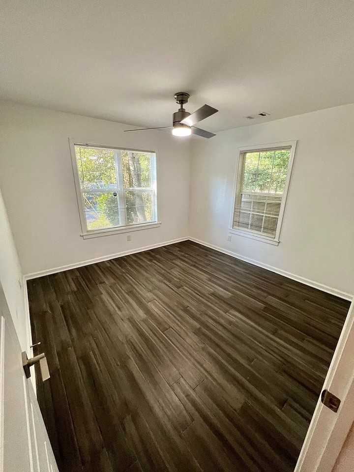 1131 Regent St Sw - Photo 4 of 10