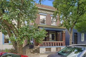 featured image of 2215 Victor St