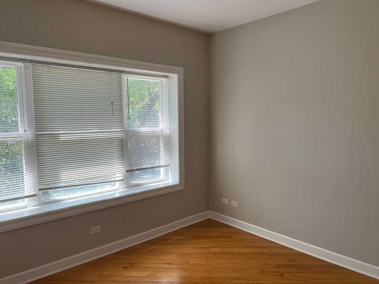 Well-Maintained West Rogers Park Apartments With Two Baths - Photo 4 of 26