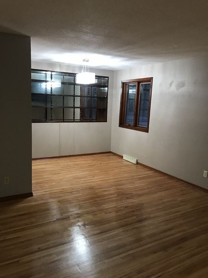 9427 Fairmount Dr Se - Photo 2 of 17