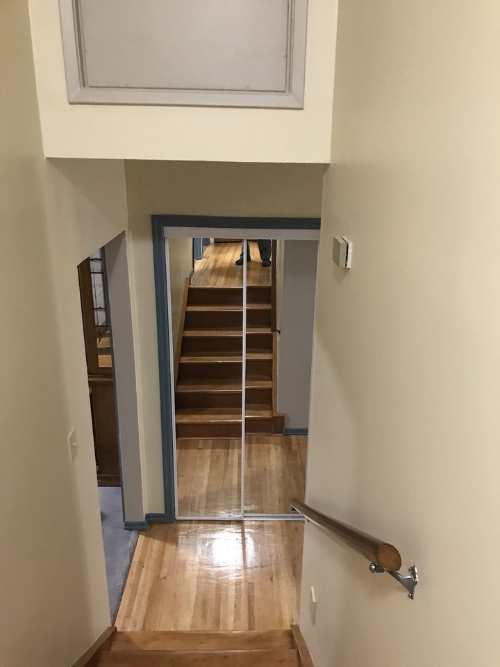 9427 Fairmount Dr Se - Photo 4 of 17