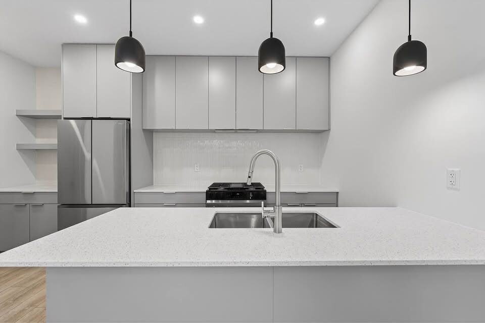 9651 86 St Nw - Photo 4 of 15