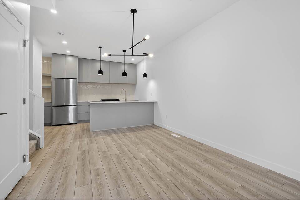 9651 86 St Nw - Photo 6 of 15