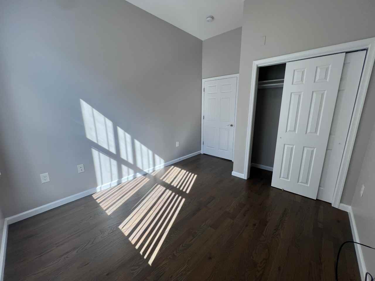 189 Avenue E #301 - Photo 6 of 8