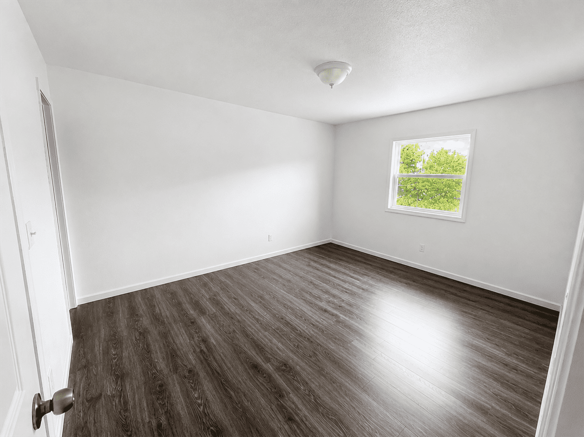 2034 Catalpa Dr #E - Photo 5 of 10