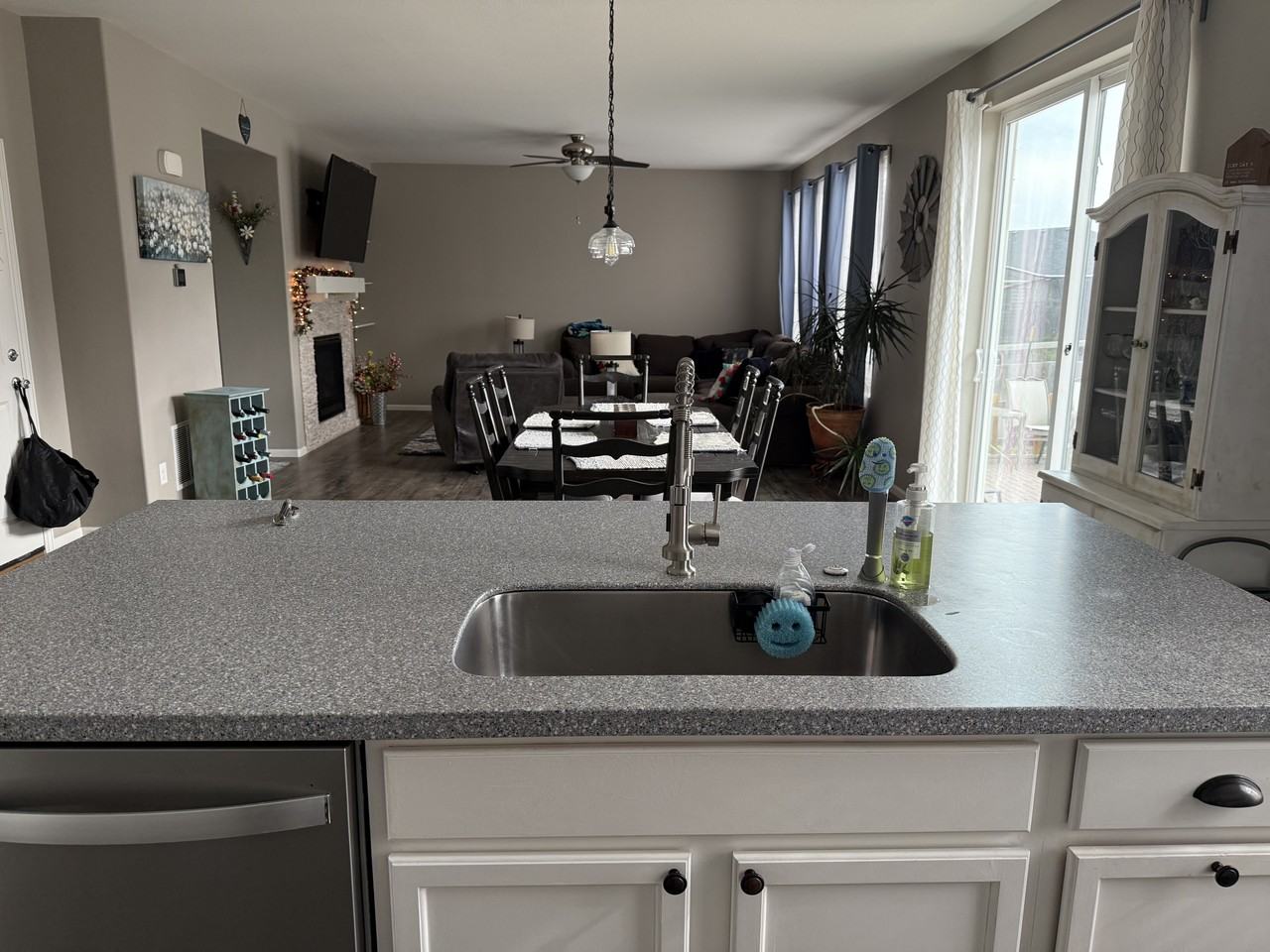 3135 Hawthorne Ln #NA - Photo 3 of 14