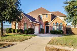 featured image of 903 Fieldstone Dr #1