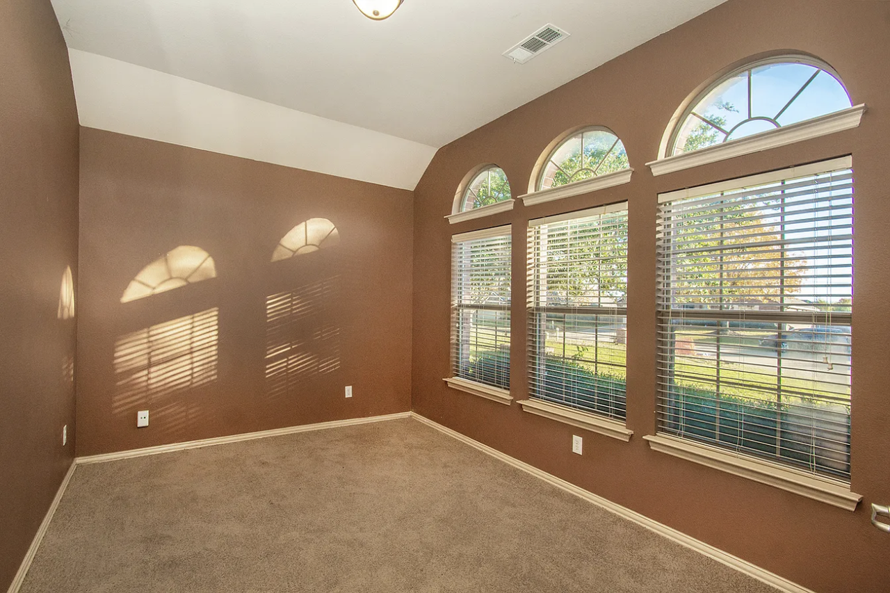 903 Fieldstone Dr #1 - Photo 4 of 23