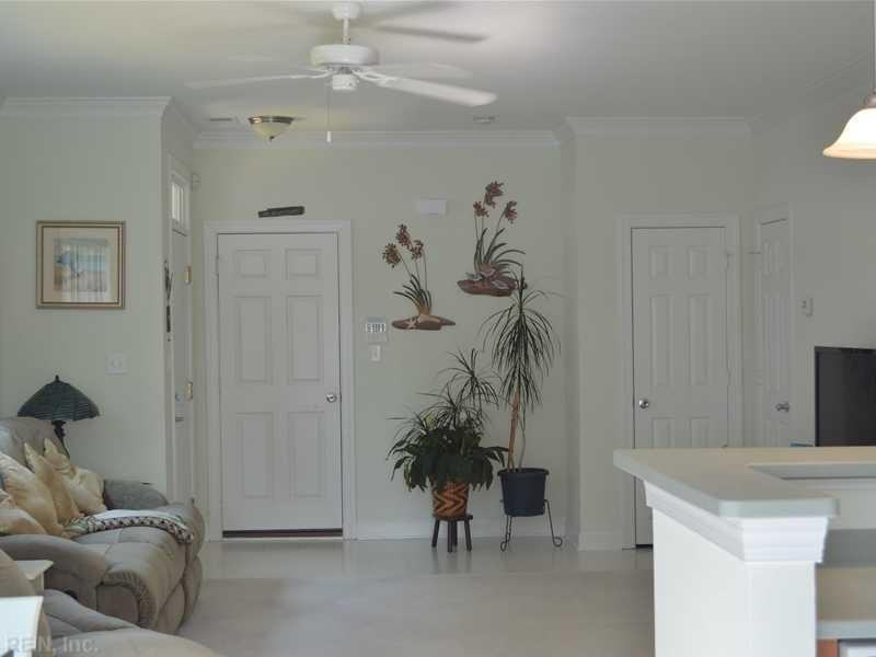 1123 Americus Ave - Photo 3 of 24