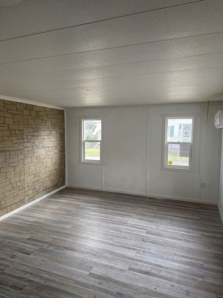 10770 Winterburn Rd Nw - Photo 4 of 7